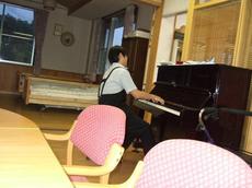 070524esupodepiano.JPG